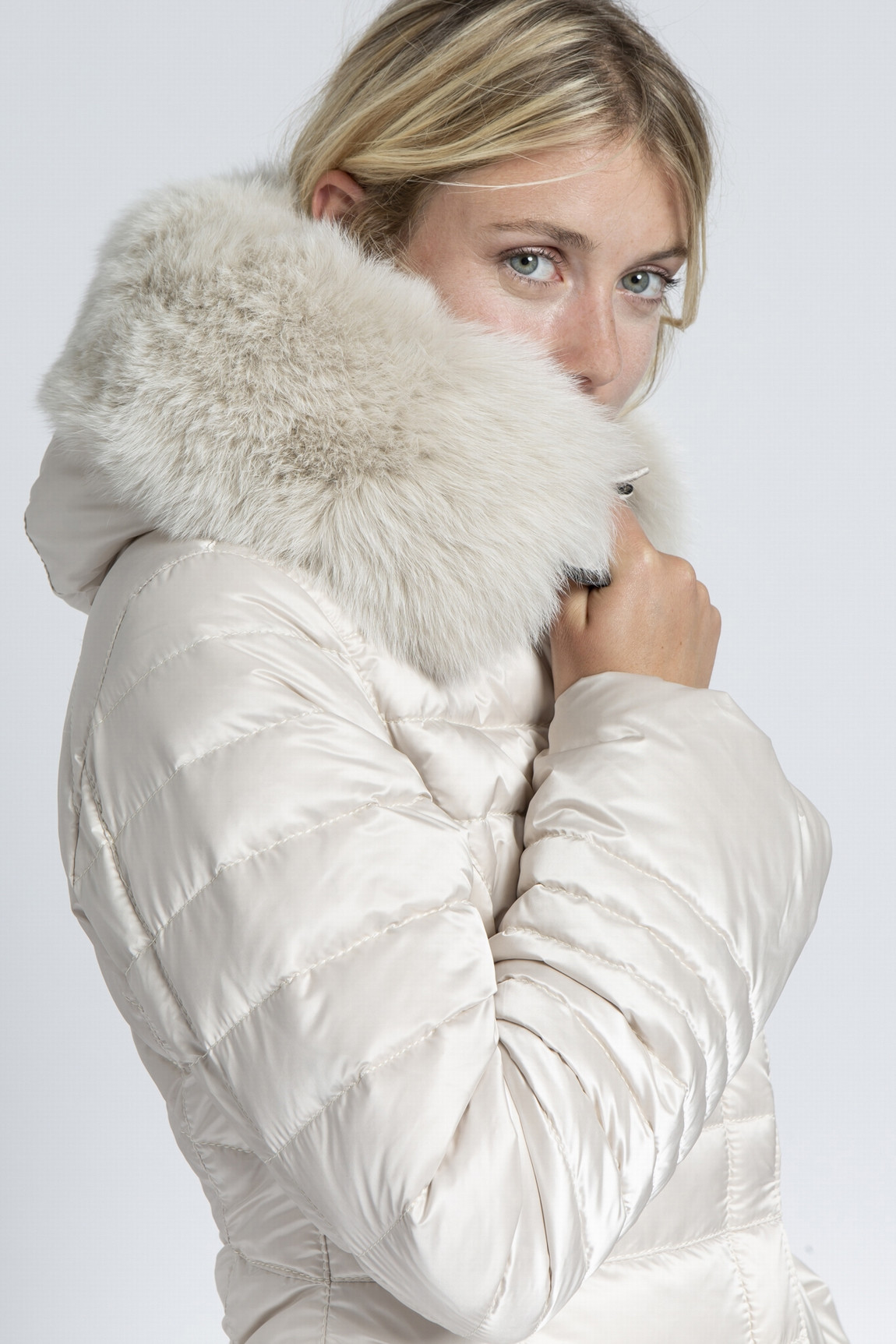 DOUDOUNE AVEC COL EN RENARD DOMICIME